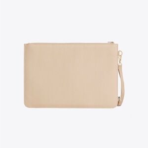 The BÉISics Laptop Pouch in Beige